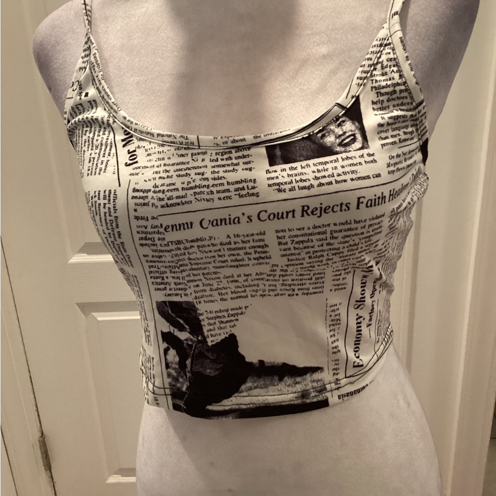 Newspaper Print Scoop Neck Crop Cami - Black & White